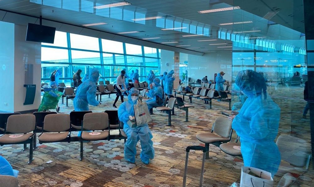 Bamboo Airways repatriates 240 VN citizens from Singapore